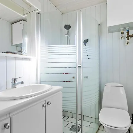 Awesome In Grenaa With Wifi Holiday home Brondstrup