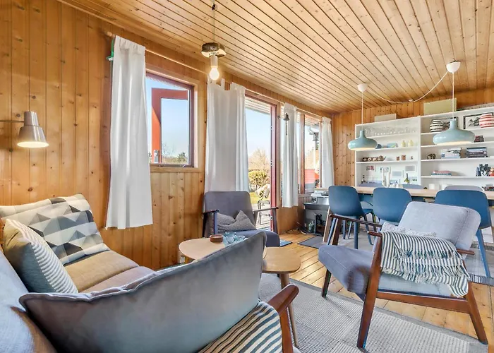 Awesome In Grenaa With Wifi Hébergement de vacances Brondstrup
